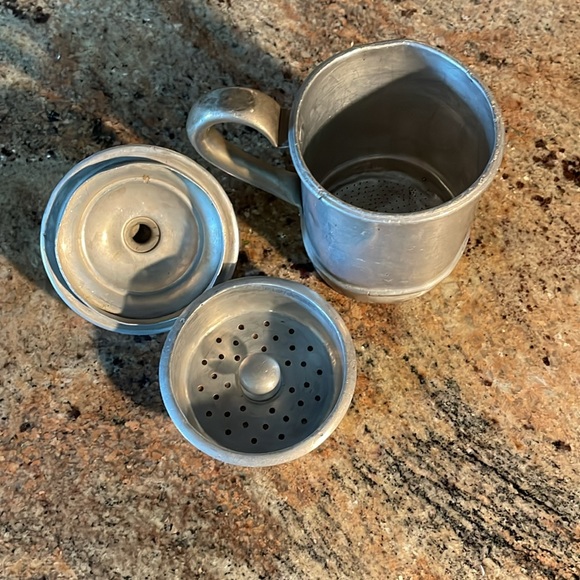 Antique tea/coffee strainer pot - Picture 5 of 10